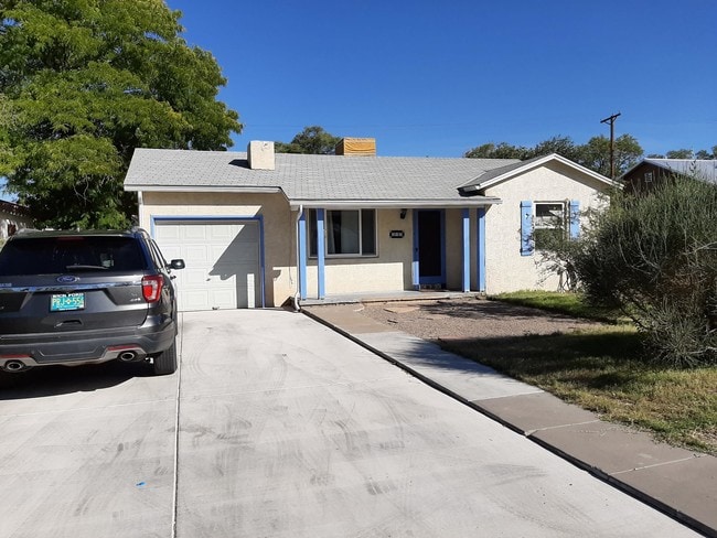 Building Photo - 808 Carlisle Blvd NE