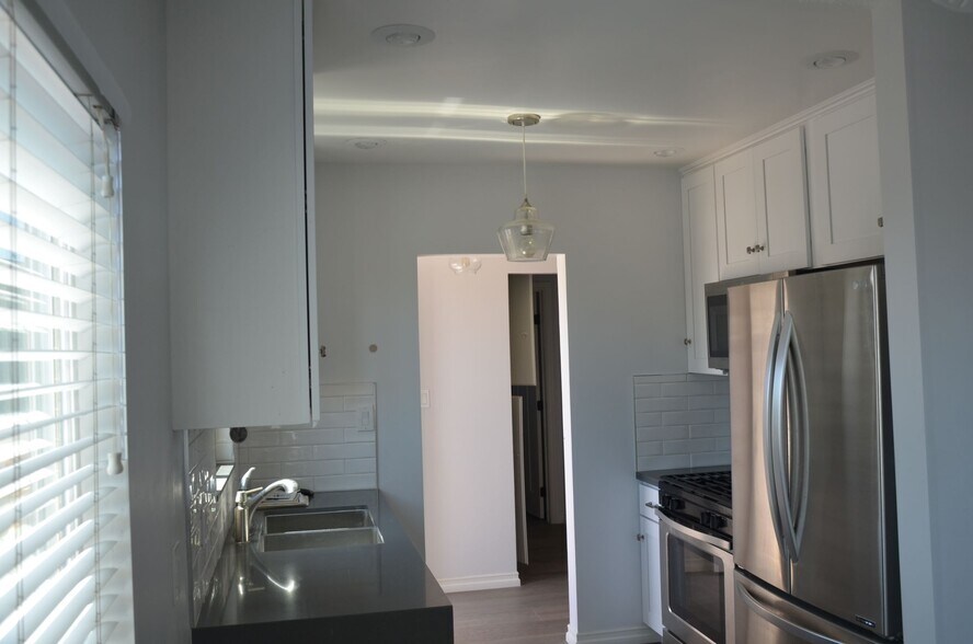 Building Photo - 225 Marine Ave