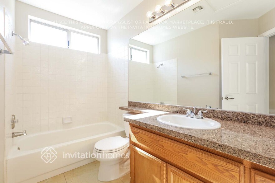 Building Photo - 3053 Reef View St