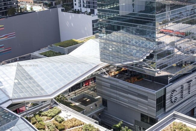 Building Photo - 68 SE 6th St