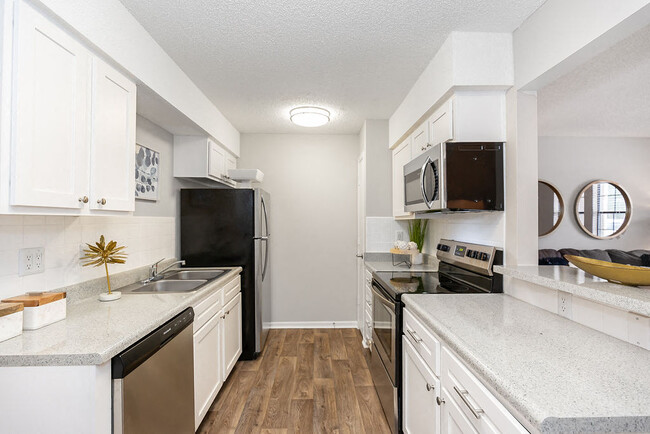 Upgraded Kitchen - 1 Bedroom - The Retreat of Shawnee