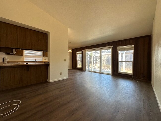 Building Photo - 8613 Tiogawoods Dr