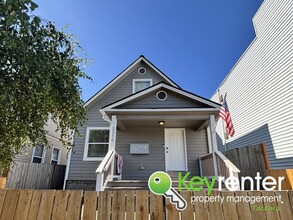 Building Photo - Modern 3-Bedroom, 2-Bath Downstairs Duplex...