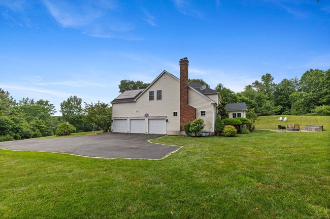 Building Photo - 745 Cook Hill Rd