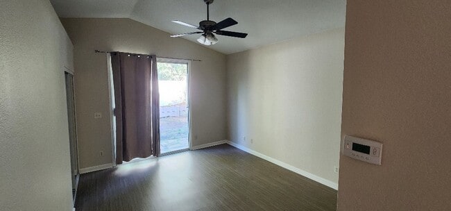 Building Photo - Beautiful Single-Story 4BR/2BA Home – Quie...