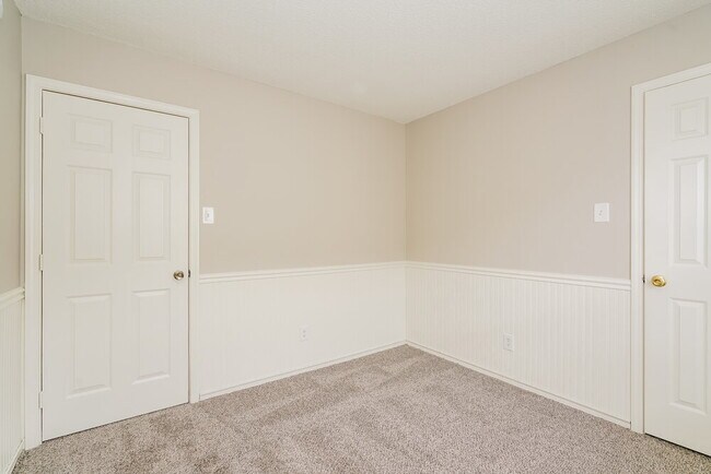 Building Photo - 1278 Kenwood Dr