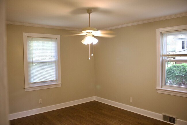 Building Photo - 692 Brookdale Dr