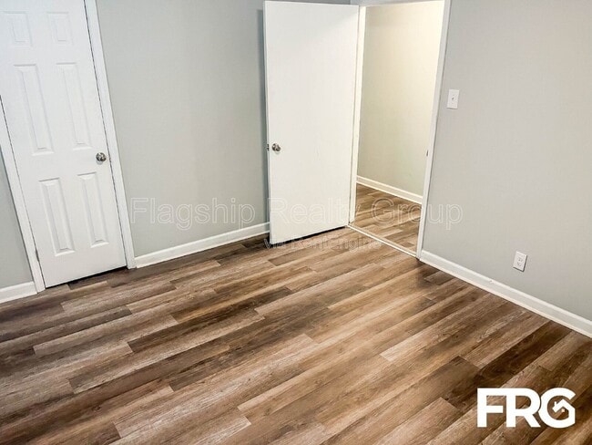 Building Photo - 435 Frank St