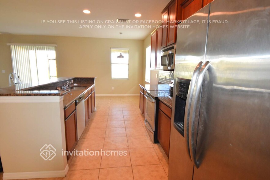Building Photo - 574 Vista Ridge Dr