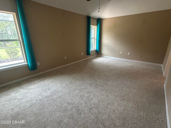 Building Photo - 665 Elk River Dr