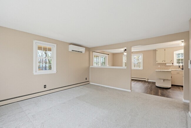 Building Photo - 110 Oswego St