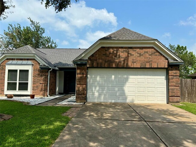 Building Photo - 3909 Ashwood Dr