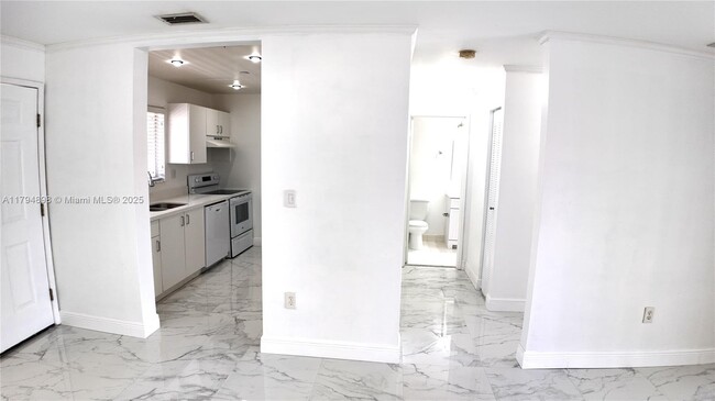 Building Photo - 14905 SW 80th St