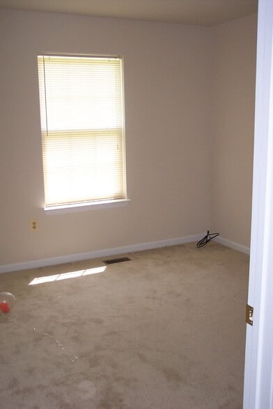 Building Photo - 8435 Chesley Dr