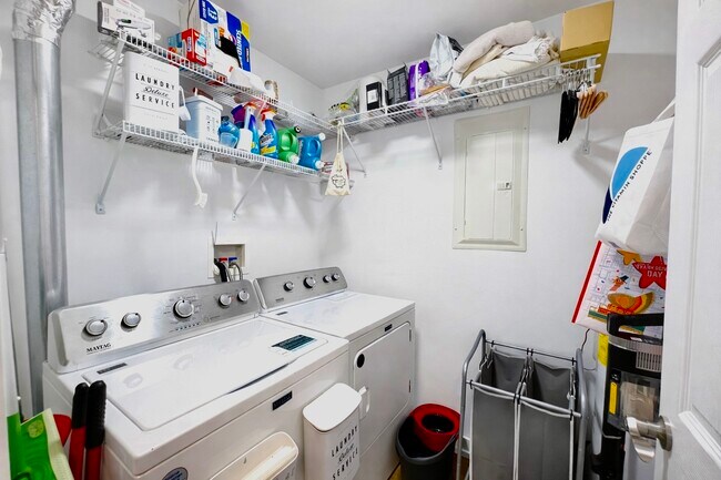 Building Photo - 300 Cunat Blvd