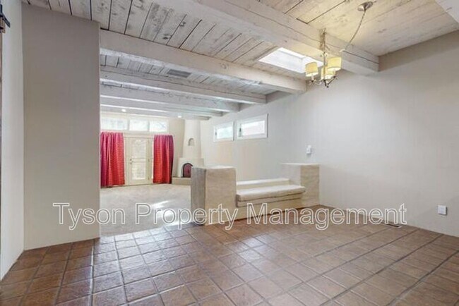 Building Photo - 6208 Sabre Ct NW