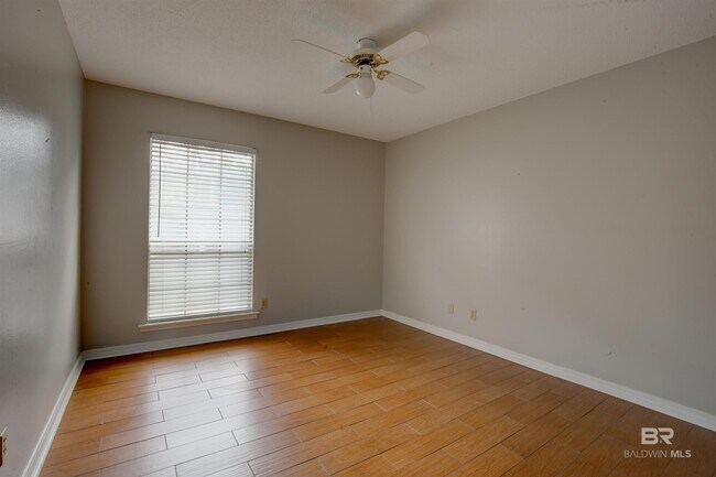 Building Photo - 207 S Mobile St