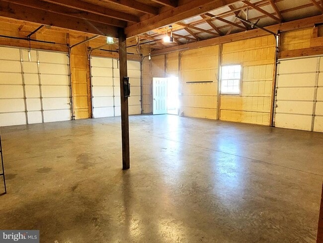 Building Photo - 124 Dickens Ln