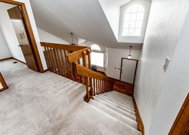 Building Photo - Westside Home in Mt Shadows in D20