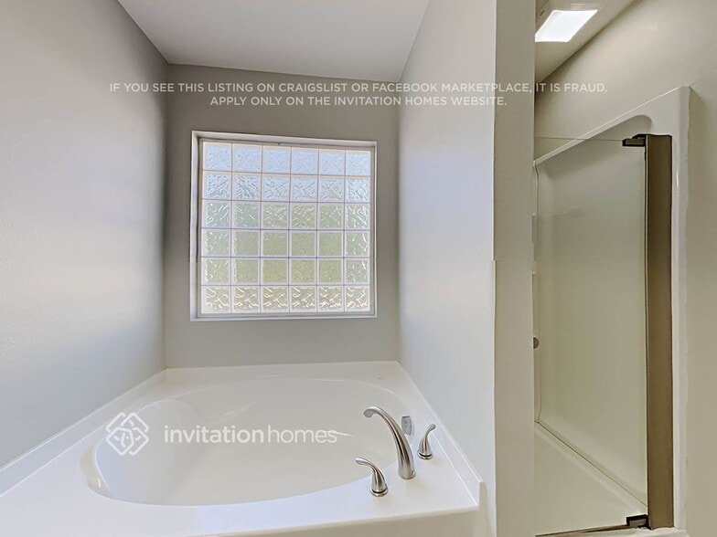 Building Photo - 8431 Redding Glen Ave