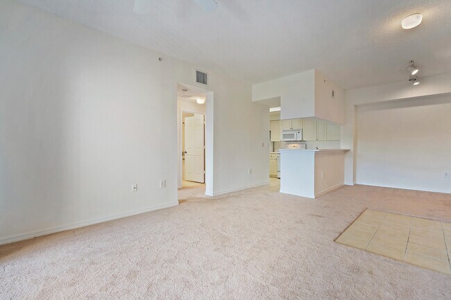 Building Photo - 3022 Alcazar Pl