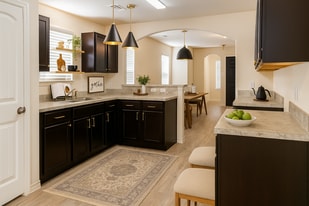 Kitchen - 1404 Starling Ln