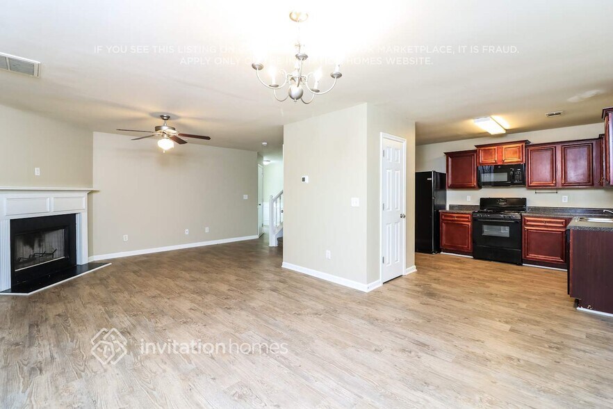 Building Photo - 107 Hidden Creek Dr