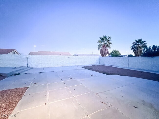 Building Photo - 5532 Great Divide St