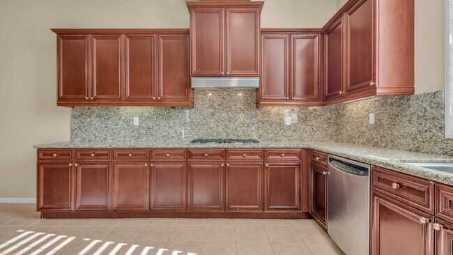 Building Photo - 1021 Via Fortuna