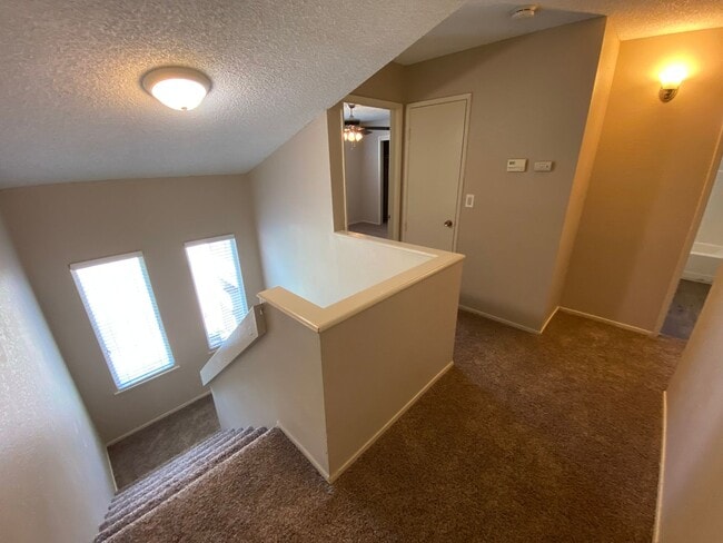 Building Photo - North Visalia Townhome Available Now