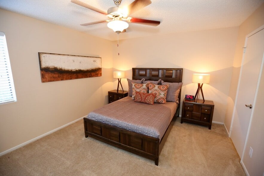 Building Photo - 7 W Mohawk Dr