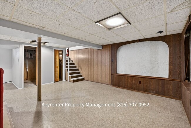 Building Photo - Spacious Florissant Home with Finished Basement & Bar