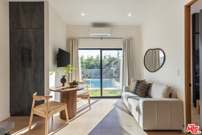 Building Photo - 1161 Stearns Dr