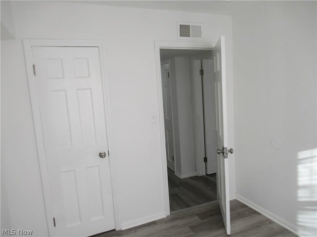 Building Photo - 1403 Dawnwood Dr