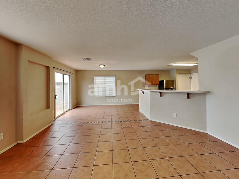 Building Photo - 6913 S Goshawk Dr