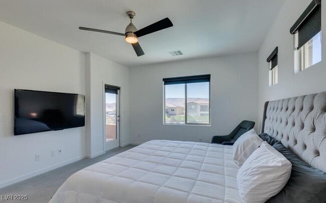 Building Photo - 713 Foreign Reef Wy