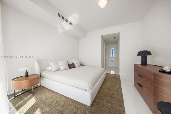 Building Photo - 300 Biscayne Blvd Way