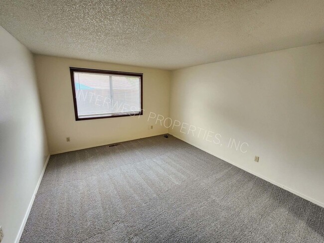 Building Photo - ***1ST MONTH'S RENT FREE PROMO***3 Bd that...