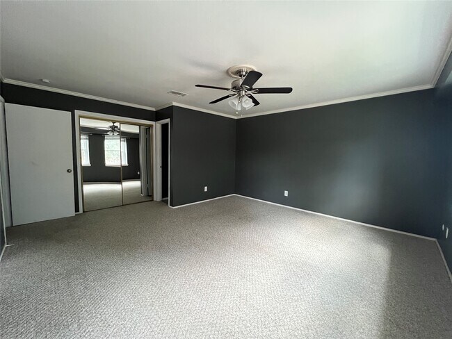 Building Photo - 5801 Lumberdale Rd