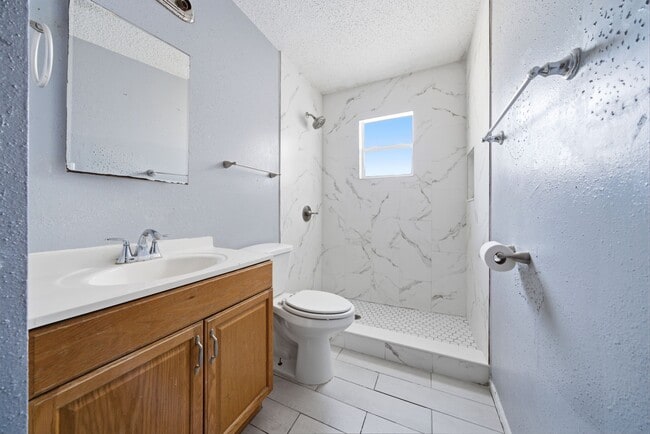 Building Photo - 406 E 34th St