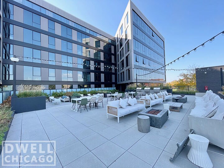 Building Photo - 1270 S Blue Island Ave