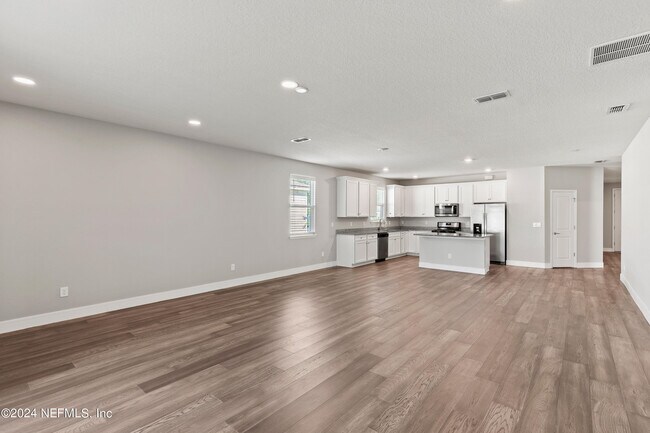 Building Photo - 4570 Creekside Blf St