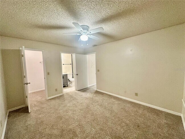 Building Photo - 5968 Westgate Dr