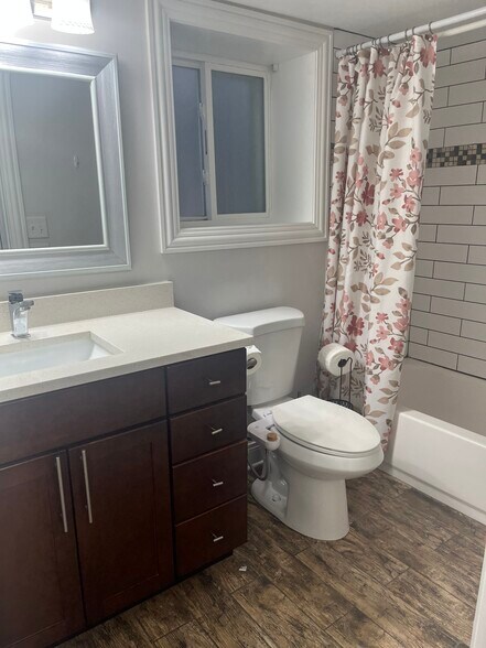 Building Photo - 5639 Austin N Ave