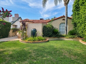 Building Photo - 11301 Blix St