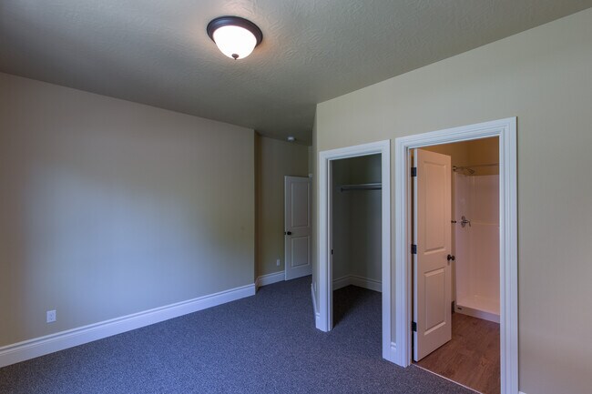 Building Photo - 436 10th NW St