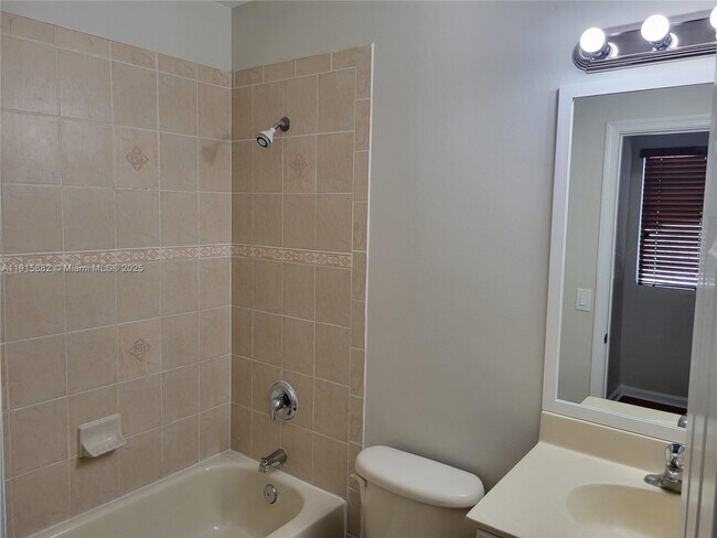 Building Photo - 2573 SW 82nd Ave