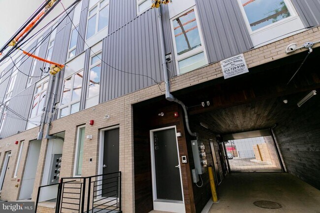 Building Photo - 1247 N 27th St