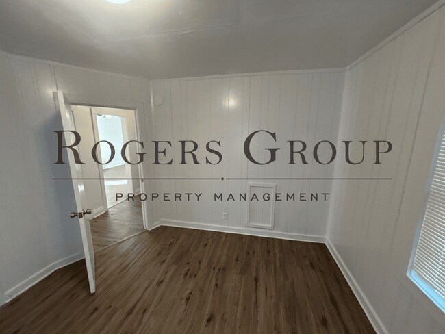 Building Photo - 836 Lamb St