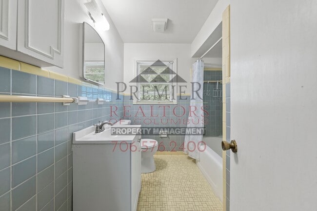 Building Photo - 4526 Sentry St